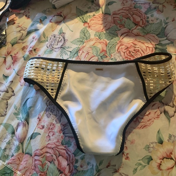 NWT Victoria Secret Elegant White and Black Bikini Bottom Size Large - Picture 5 of 12